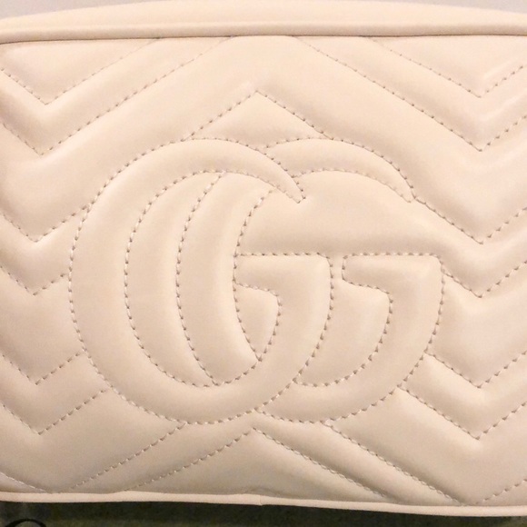 Gucci Bag - Picture 6 of 16